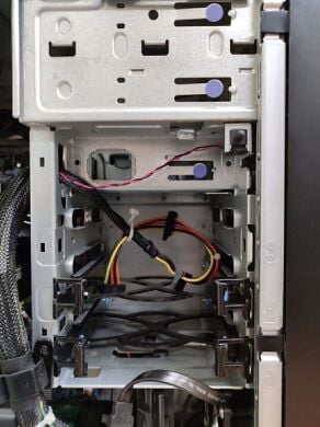 Робоча станція Lenovo ThinkStation S30 Tower / Intel Xeon E5-2670 (8 (16) ядер по 2.6 - 3.3 GHz) / 32 GB DDR3 / 250 GB HDD / nVidia Quadro 2000, 1 GB GDDR5, 128-bit / 610W / DVI / DisplayPort