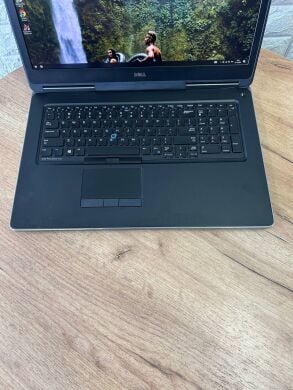 Мобільна робоча станція Б-клас Dell Precision 7710 / 17.3" (1920x1080) IPS / Intel Core i7-6920HQ (4 (8) ядра по 2.9 - 3.8 GHz) / 16 GB DDR4 / 512 GB SSD / nVidia Quadro M3000M, 4 GB GDDR5, 256-bit