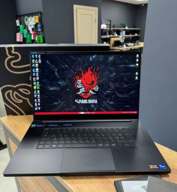 Ігровий ноутбук Razer Blade 17 / 17.3" (2560x1440) IPS / Intel Core i7-12800H (14 (20) ядер по 3.7 - 4.8 GHz) / 32 GB DDR5 / 1000 GB SSD + 2000 GB SSD / nVidia GeForce RTX 3070 Ti, 8 GB GDDR6X, 256-bit / WebCam / Win 11