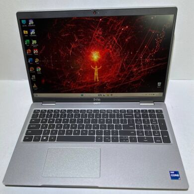 Мобильная рабочая станция Б-класс Dell Precision 3560 / 15.6" (1920x1080) TN / Intel Core i7-1165G7 (4 (8) ядра по 2.8 - 4.7 GHz) / 16 GB DDR4 / 256 GB SSD / nVidia Quadro T500, 2 GB GDDR6, 64-bit / WebCam / Win 11 Pro