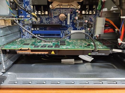 Робоча станція Lenovo ThinkStation S30 Tower / Intel Xeon E5-2670 (8 (16) ядер по 2.6 - 3.3 GHz) / 32 GB DDR3 / 250 GB HDD / nVidia Quadro 2000, 1 GB GDDR5, 128-bit / 610W / DVI / DisplayPort