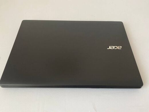 Ноутбук Acer Aspire E5-721 / 17.3" (1600x900) TN / AMD A8-6410 (4 ядра по 2.0 - 2.4 GHz) / 12 GB DDR5 / 240 GB SSD / AMD Radeon R5 Graphics / WebCam