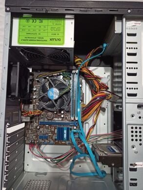 ПК LogicPower Tower / Intel Core i3-2120 (2 (4) ядра по 3.3 GHz) / 4 GB DDR3 / 320 GB HDD / Intel HD Graphics 2000 / 400W / DVD-RW