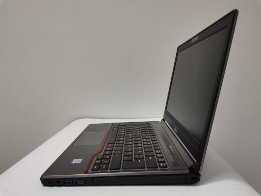 Ноутбук Fujitsu Lifebook E736 / 13.3" (1366x768) TN / Intel Core i5-6300U (2 (4) ядра по 2.4 - 3.0 GHz) / 8 GB DDR4 / 120 GB SSD / Intel HD Graphics 520 / WebCam Ноутбук Fujitsu Lifebook E736 / 13.3" (1366x768) TN / Intel Core i5-6300U (2 (4) ядра по 2.4 - 3.0 GHz) / 8 GB DDR4 / 120 GB SSD / Intel HD Graphics 520 / WebCam