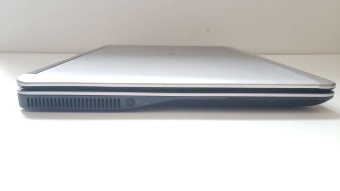 Нетбук Dell Latitude E7240 / 12.5" (1366x768) TN / Intel Core i7-4600U (2 (4) ядра по 2.1 - 3.3 GHz) / 8 GB DDR3 / 200 GB SSD / Intel HD Graphics 4400 / WebCam