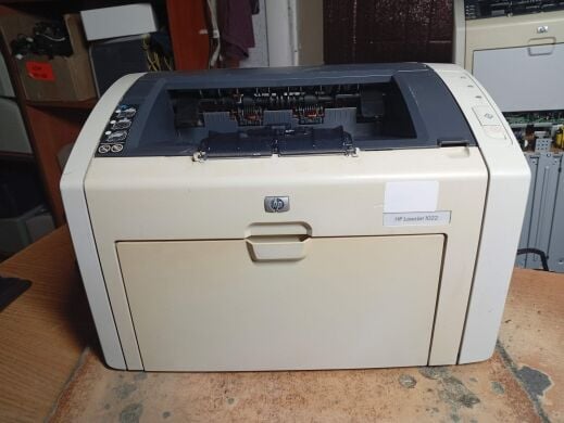 Принтер Б-клас HP LaserJet 1022 / Лазерний монохромний друк / 1200 x 1200 dpi / A4 / 18 стор/хв / USB 2.0