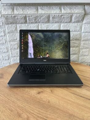 Мобільна робоча станція Б-клас Dell Precision 7710 / 17.3" (1920x1080) IPS / Intel Core i7-6920HQ (4 (8) ядра по 2.9 - 3.8 GHz) / 16 GB DDR4 / 512 GB SSD / nVidia Quadro M3000M, 4 GB GDDR5, 256-bit