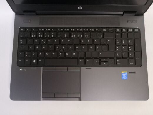 Мобільна робоча станція HP ZBook 15 G1 / 15.6" (1920x1080) IPS / Intel Core i7-4900MQ (4 (8) ядра по 2.8 - 3.8 GHz) / 16 GB DDR3 / 256 GB SSD / nVidia Quadro K2100M, 2 GB GDDR5, 128-bit / WebCam / DVD-ROM / Win 10 Pro