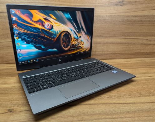 Мобільна робоча станція HP zBook 15v G5 / 15.6" (1920x1080) IPS / Intel Xeon E-2176M (6 (12) ядер по 2.7 - 4.4 GHz) / 32 GB DDR4 / 1000 GB SSD / nVidia Quadro P600, 4 GB GDDR5, 128-bit / WebCam / TouchID / Windows 10