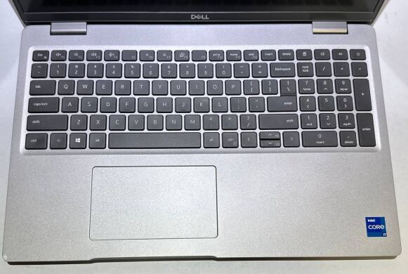 Мобильная рабочая станция Б-класс Dell Precision 3560 / 15.6" (1920x1080) TN / Intel Core i7-1165G7 (4 (8) ядра по 2.8 - 4.7 GHz) / 16 GB DDR4 / 256 GB SSD / nVidia Quadro T500, 2 GB GDDR6, 64-bit / WebCam / Win 11 Pro