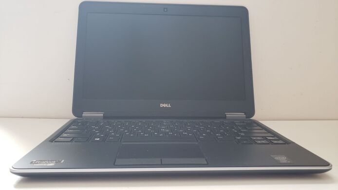 Нетбук Dell Latitude E7240 / 12.5" (1366x768) TN / Intel Core i7-4600U (2 (4) ядра по 2.1 - 3.3 GHz) / 8 GB DDR3 / 200 GB SSD / Intel HD Graphics 4400 / WebCam