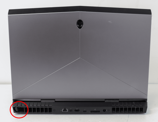 Ігровий ноутбук Б-клас Dell Alienware 17 R4 P31E / 17.3" (1920x1080) IPS / Intel Core i7-7700HQ (4 (8) ядра по 2.8 - 3.8 GHz) / 16 GB DDR4 / 256 GB SSD + 1000 GB HDD / nVidia GeForce GTX 1070, 8 GB GDDR5, 256-bit / WebCam / Card Reader Ігровий ноутбук Б-клас Dell Alienware 17 R4 P31E / 17.3" (1920x1080) IPS / Intel Core i7-7700HQ (4 (8) ядра по 2.8 - 3.8 GHz) / 16 GB DDR4 / 256 GB SSD + 1000 GB HDD / nVidia GeForce GTX 1070, 8 GB GDDR5, 256-bit / WebCam / Card Reader