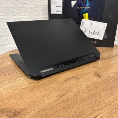 Игровой ноутбук Corsair Voyager A1600 / 16" (2560x1600) IPS / AMD Ryzen 7 6800HS (8 (16) ядер по 3.2 - 4.7 GHz) / 16 GB DDR5 / 1000 GB SSD / AMD Radeon RX 6800M, 12 GB GDDR6, 192-bit / WebCam