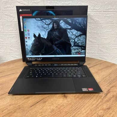 Игровой ноутбук Corsair Voyager A1600 / 16" (2560x1600) IPS / AMD Ryzen 7 6800HS (8 (16) ядер по 3.2 - 4.7 GHz) / 16 GB DDR5 / 1000 GB SSD / AMD Radeon RX 6800M, 12 GB GDDR6, 192-bit / WebCam
