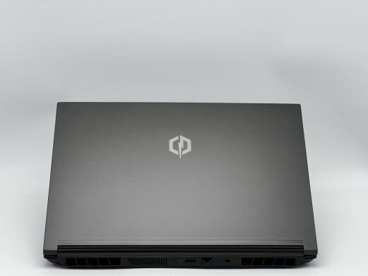 Игровой ноутбук CyberPowerPC Tracer V EDGE PRO I 15X GM5TG7W / 15.6" (2560x1440) IPS / Intel Core i7-11800H (8 (16) ядер по 2.3 - 4.6 GHz) / 16 GB DDR4 / 960 GB SSD / nVidia GeForce RTX 3070, 8 GB GDDR6, 256-bit / WebCam