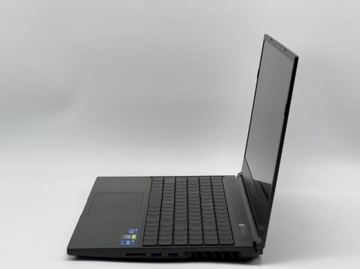 Игровой ноутбук CyberPowerPC Tracer V EDGE PRO I 15X GM5TG7W / 15.6" (2560x1440) IPS / Intel Core i7-11800H (8 (16) ядер по 2.3 - 4.6 GHz) / 16 GB DDR4 / 960 GB SSD / nVidia GeForce RTX 3070, 8 GB GDDR6, 256-bit / WebCam