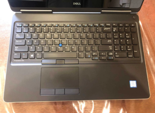Игровой ноутбук Dell Precision 7520 / 15.6" (1920x1080) IPS / Intel Core i7-7820HQ (4 (8) ядра по 2.9 - 3.9 GHz) / 16 GB DDR4 / 512 GB SSD / AMD Radeon Pro WX 4130, 2 GB GDDR5, 128-bit / WebCam