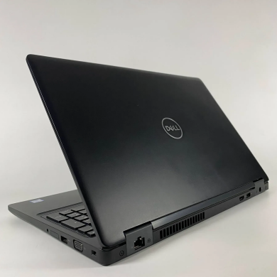 Мобильная рабочая станция Б-класс Dell Precision 3530 / 15.6" (1366x768) TN / Intel Core i5-8400H (4 (8) ядра по 2.5 - 4.2 GHz) / 16 GB DDR4 / 512 GB SSD / nVidia Quadro P600, 4 GB GDDR5, 128-bit / WebCam / HDMI