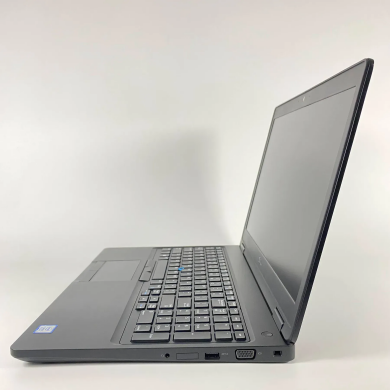 Мобильная рабочая станция Б-класс Dell Precision 3530 / 15.6" (1366x768) TN / Intel Core i5-8400H (4 (8) ядра по 2.5 - 4.2 GHz) / 16 GB DDR4 / 512 GB SSD / nVidia Quadro P600, 4 GB GDDR5, 128-bit / WebCam / HDMI