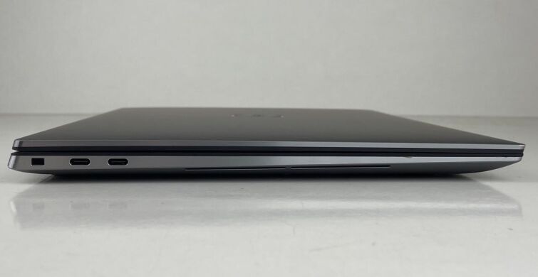 Мобільна робоча станція Dell Precision 5560 / 15.6" (1920x1200) IPS / Intel Core i7-11850H (8 (16) ядер по 2.5 - 4.8 GHz) / 16 GB DDR4 / 512 GB SSD M.2 / nVidia Quadro T1200, 4 GB GDDR6, 128-bit / WebCam