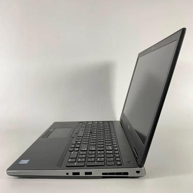 Мобильная рабочая станция Dell Precision 7530 / 15.6" (3840x2160) IPS / Intel Core i9-8950HK (6 (12) ядер по 2.9 - 4.8 GHz) / 16 GB DDR4 / 512 GB SSD / nVidia Quadro P3200, 6 GB GDDR5, 192-bit / WebCam / HDMI
