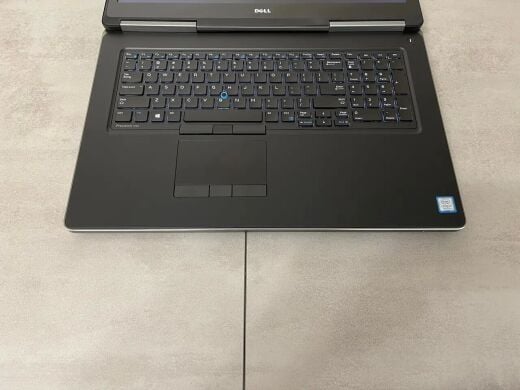 Мобільна робоча станція Dell Precision 7720 / 17.3" (3840x2160) IPS / Intel Core i7-7820HQ (4 (8) ядра по 2.9 - 3.9 GHz) / 32 GB DDR4 / 1000 GB SSD / nVidia Quadro P3000, 6 GB GDDR5, 192-bit / WebCam / miniDP / HDMI