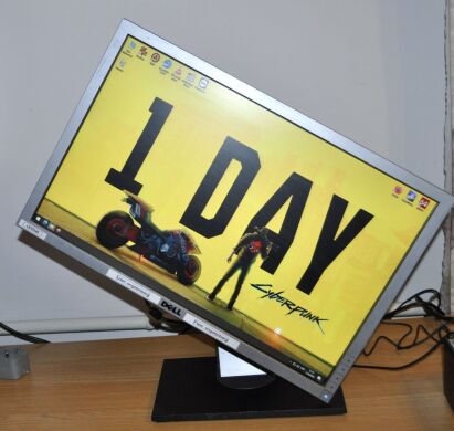 Монитор Dell P2210f / 22" (1680x1050) TN / DisplayPort, DVI, VGA, USB / VESA 100x100