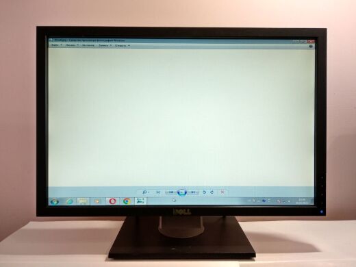 Монитор Dell P2210f / 22" (1680x1050) TN / DisplayPort, DVI, VGA, USB / VESA 100x100