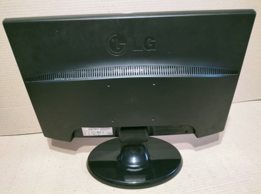 Монітор LG W2243S / 22" (1920х1080) TN LED / 1x VGA