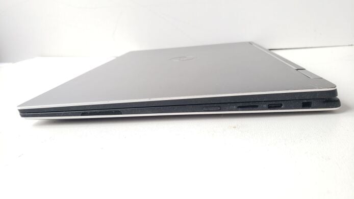Ноутбук-трансформер Dell XPS 13 9365 / 13.3" (3200x1800) IPS Touch / Intel Core i7-7Y75 (2 (4) ядра по 1.3 - 3.6 GHz) / 16 GB DDR3 / 512 GB SSD M.2 / Intel HD Graphics 615 / WebCam