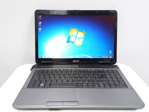 Ноутбук Acer Aspire 5732Z / 15.6" (1366x768) TN / Intel Pentium T4300 (2 ядра по 2.1 GHz) / 4 GB DDR3 / 250 GB HDD / WebCam / DVD-RW / АКБ тримає 0 хвилин