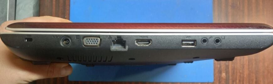 Ноутбук Б-класс Samsung R730 / 17.3" (1600x900) TN / Intel Pentium T4300 (2 ядра по 2.1 GHz) / 4 GB DDR3 / 250 GB HDD / Intel GMA HD Graphics / WebCam / Без АКБ