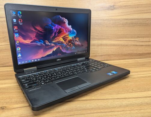Ноутбук Dell Latitude E5540 / 15.6" (1366x768) TN / Intel Core i5-4300U (2 (4) ядра по 1.9 - 2.9 GHz) / 8 GB DDR3 / 240 GB SSD / nVidia GeForce GT 720M, 2 GB DDR3, 64-bit / WebCam / Windows 10