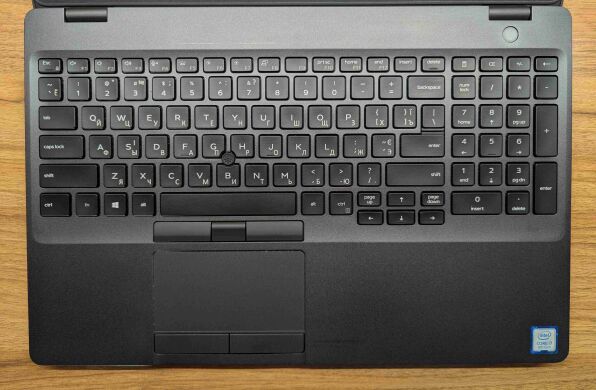 Ноутбук Б-клас Dell Precision 3540 / 15.6" (1920x1080) IPS / Intel Core i7-8565U (4 (8) ядра по 1.8 - 4.6 GHz) / 16 GB DDR4 / 512 GB SSD / AMD Radeon Pro WX 2100, 2 GB GDDR5, 64-bit / WebCam / Windows 10