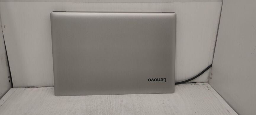 Ноутбук Lenovo IdeaPad 330-15IKB / 15.6" (1366x768) TN / Intel Core i5-8250U (4 (8) ядра по 1.6 - 3.4 GHz) / 8 GB DDR4 / 240 GB SSD / Intel UHD Graphics 620 / WebCam / АКБ NEW