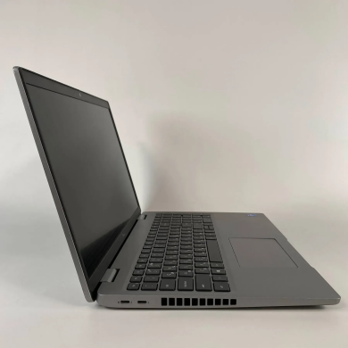 Ноутбук рабочая станция Dell Precision 3560 / 15.6" (1920x1080) IPS / Intel Core i7-1185G7 (4 (8) ядра по 3.0 - 4.8 GHz) / 16 GB DDR4 / 512 GB SSD / nVidia T500, 2 GB GDDR6, 64-bit / WebCam / HDMI