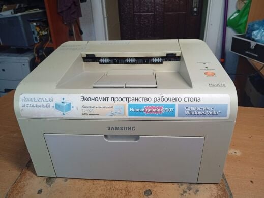 Принтер Б-класс Samsung ML-2015 / Лазерная монохромная печать / 600x600 dpi / A4 / 20 стр/мин / USB 2.0, LPT