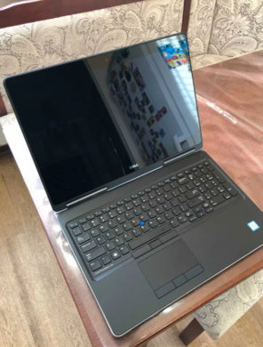 Робоча станція Б-клас Dell Precision 7510 / 15.6" (1920x1080) FullHD IPS / Intel Core i7-6820HQ (4 (8) ядра по 2.7 - 3.6 GHz) / 16 GB DDR4 / 256 GB SSD / nVidia Quadro M1000M, 2 GB GDDR5, 128-bit / WebCam