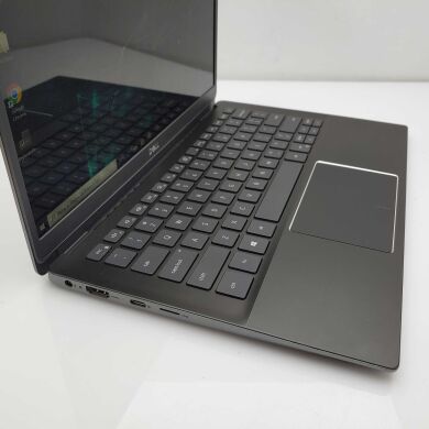 Ультрабук Б клас Dell Latitude 3301 / 13.3" (1920х1080) IPS / Intel Core i7-8565U (4 (8) ядра по 1.8 - 4.6 GHz) / 8 GB DDR3 / 128 GB SSD / WebCam / USB 3.0 / HDMI