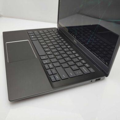 Ультрабук Б клас Dell Latitude 3301 / 13.3" (1920х1080) IPS / Intel Core i7-8565U (4 (8) ядра по 1.8 - 4.6 GHz) / 8 GB DDR3 / 128 GB SSD / WebCam / USB 3.0 / HDMI
