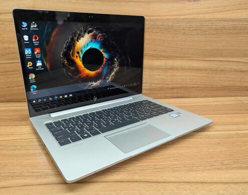 Ультрабук HP EliteBook 830 G5 / 13.3" (1920x1080) IPS Touch / Intel Core i7-8650U (4 (8) ядра по 1.9 - 4.2 GHz) / 16 GB DDR4 / 512 GB SSD / Intel UHD Graphics 620 / WebCam / TouchID / Windows 10