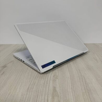 Игровой ультрабук Asus ROG Zephyrus G14 GA402XY / 14" (2560x1600) IPS / AMD Ryzen 9 7940HS (8 (16) ядер по 4.0 - 5.2 GHz) / 32 GB DDR5 / 1000 GB SSD NVMe / nVidia GeForce RTX 4090, 16 GB GDDR6, 256-bit / WebCam