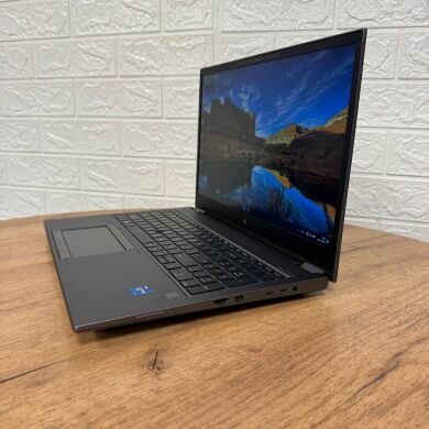 Мобільна робоча станція Б-клас HP ZBook Fury 15 G8 / 15.6" (1920x1080) IPS / Intel Core i7-11850H (8 (16) ядер по 2.1 - 4.8 GHz) / 32 GB DDR4 / 512 GB SSD / nVidia RTX A2000, 4 GB GDDR6, 128-bit / WebCam