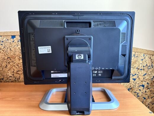 Монитор Б-класс HP LP2475w / 24" (1920x1200) S-IPS / DVI-I, DVI-D, DP, HDMI, USB-Hub, RCA, S-Video + в подарок кабели питания и HDMI