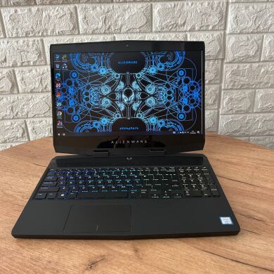 Игровой ноутбук Dell Alienware m15 / 15.6" (1920x1080) IPS / Intel Core i7-8750H (6 (12) ядер по 2.2 - 4.1 GHz) / 16 GB DDR4 / 1000 GB SSD / nVidia GeForce RTX 2070 Max-Q, 8 GB GDDR6, 256-bit / WebCam