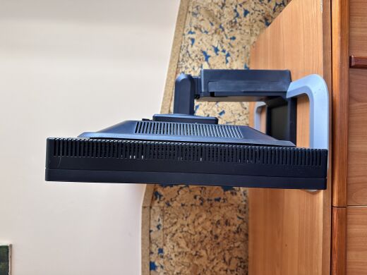 Монитор Б-класс HP LP2475w / 24" (1920x1200) S-IPS / DVI-I, DVI-D, DP, HDMI, USB-Hub, RCA, S-Video + в подарок кабели питания и HDMI