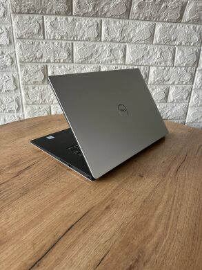Игровой ультрабук Б-класс Dell XPS 7590 / 15.6" (1920x1080) IPS / Intel Core i7-9750H (6 (12) ядер по 2.6 - 4.5 GHz) / 16 GB DDR4 / 512 GB SSD / nVidia GeForce GTX 1650, 4 GB GDDR5, 128-bit / WebCam