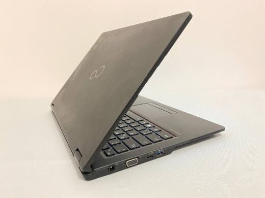 Ноутбук Б-клас Fujitsu LifeBook U748 / 14" (1920x1080) IPS / Intel Core i5-7200U (2 (4) ядра по 2.5 - 3.1 GHz) / 8 GB DDR4 / 256 GB SSD / Intel HD Graphics 620 / WebCam Ноутбук Б-клас Fujitsu LifeBook U748 / 14" (1920x1080) IPS / Intel Core i5-7200U (2 (4) ядра по 2.5 - 3.1 GHz) / 8 GB DDR4 / 256 GB SSD / Intel HD Graphics 620 / WebCam