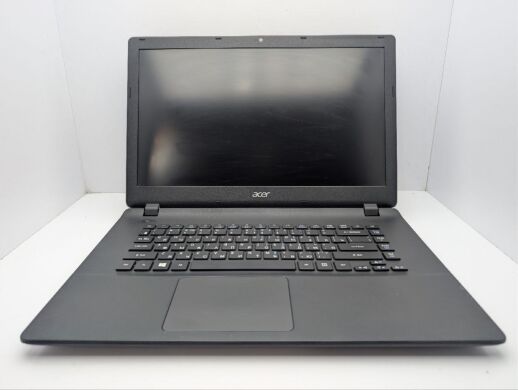 Ноутбук Acer Aspire ES1-521 / 15.6" (1366x768) TN / AMD E2-6110 (4 ядра по 1.5 GHz) / 8 GB DDR3 / 500 GB HDD / AMD Radeon R2 Graphics / WebCam / DVD-ROM