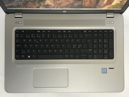 Ноутбук Б-клас HP ProBook 470 G4 / 17.3" (1920x1080) IPS / Intel Core i5-7200U (2 (4) ядра по 2.5 - 3.1 GHz) / 16 GB DDR4 / 256 GB SSD / nVidia GeForce 930MX, 2 GB DDR3, 64-bit / WebCam / DVD-ROM / Win 11 Pro